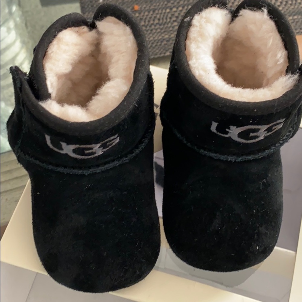 Black infant ugh boots